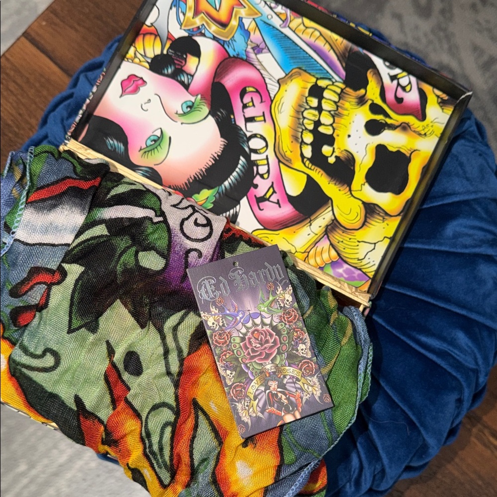 Colorful ED Hardy Scarf 🧣 - Picture 2 of 5